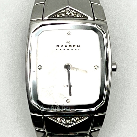 Skagen Denmark Rectangular Silver Women Watch Working - Picture 5 of 8